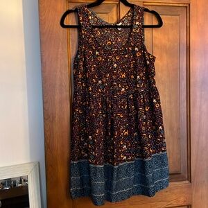 Floral design summer dress with keyhole back